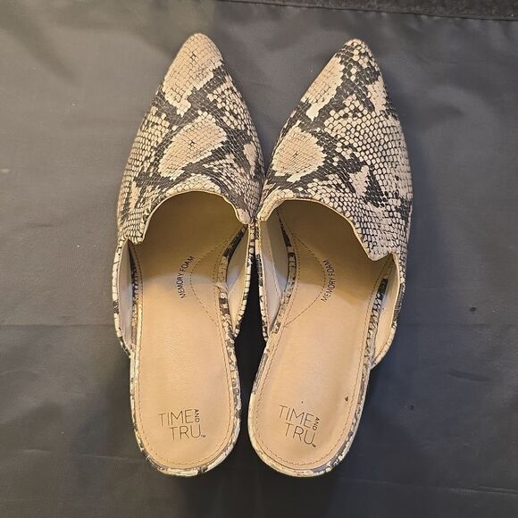 TIME AND TRU SNEAKING BLOCK HEEL PLATFORM MULE SHOE - Picture 6 of 16